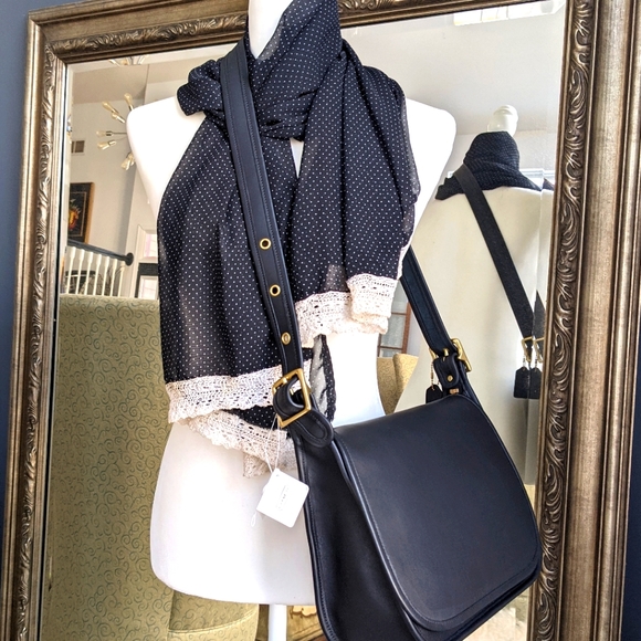 ******SOLD*****NWT Coach Patricia Legacy Flap Crossbody Shoulder Bag Black. - Picture 3 of 13
